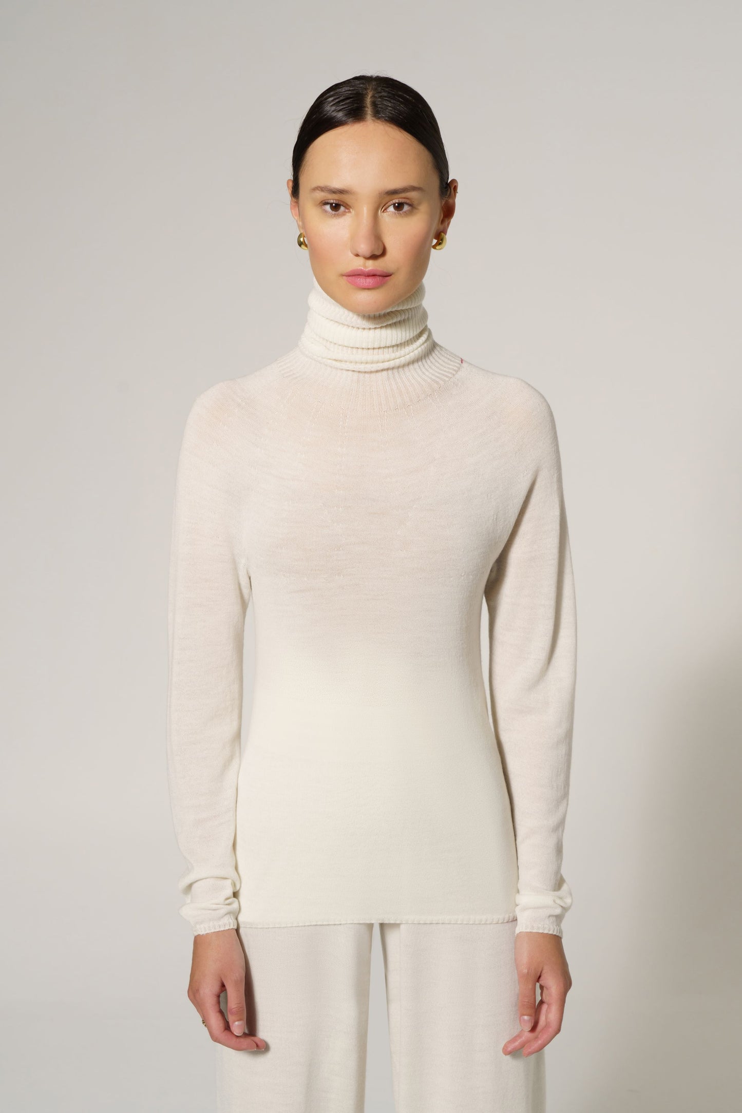 
                  
                    Celeste Turtleneck (Essential 3-Pack) - L
                  
                